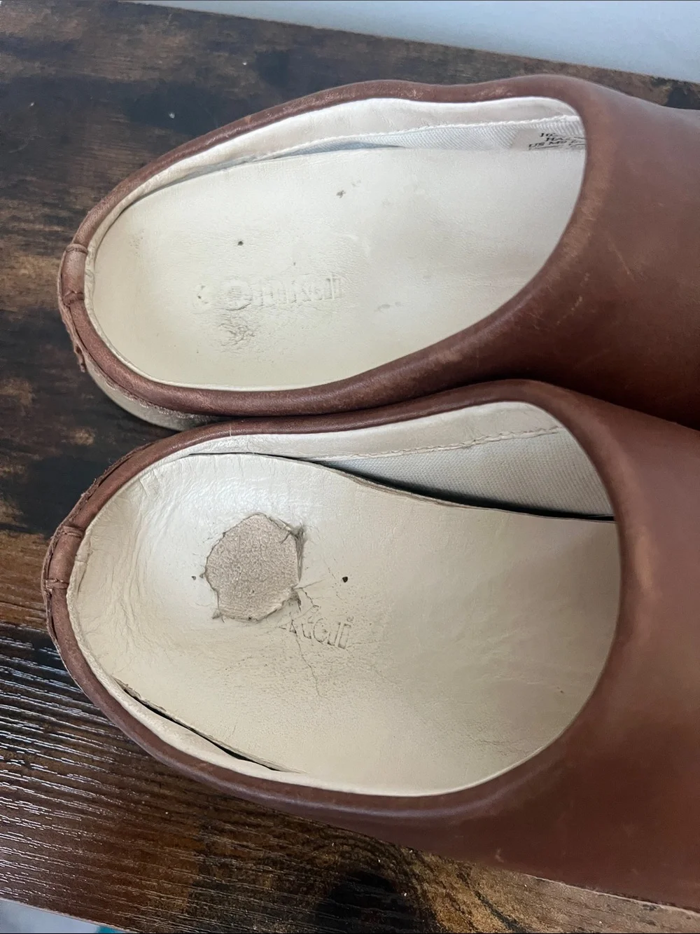 OluKai premium leather mule slip-ons toffee brown Kuʻu Leather Mule size mens 9